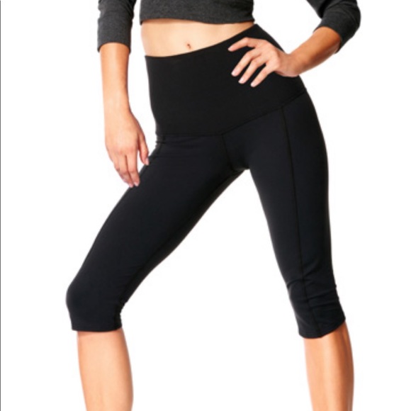 High Waist Basic Crop-Black - Picture 3 of 10